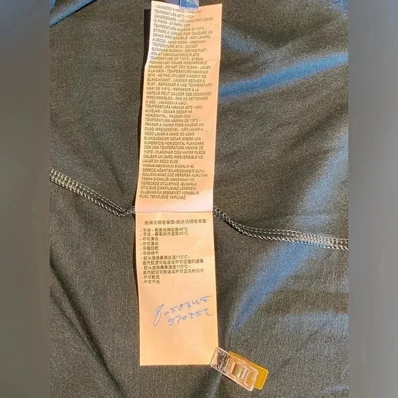 Armani Collezioni Green Knit Dress with Elastic Waist Gather, size 12 - Picture 7 of 10